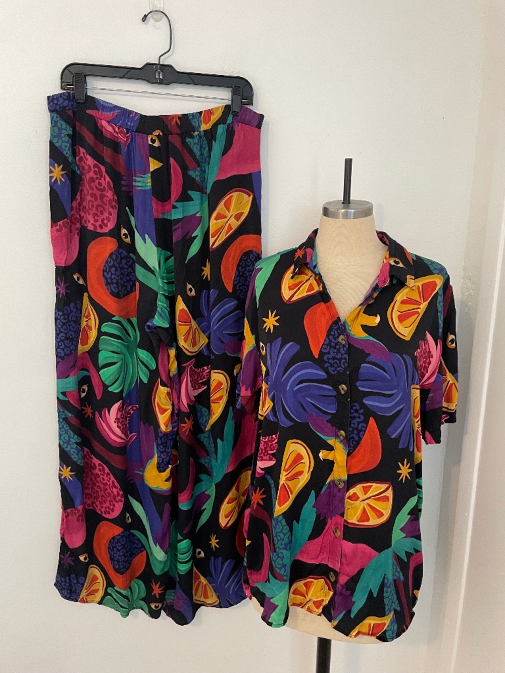 Farm Rio Mystic Jungle Set, Black Wide Leg Pants + Top Fruit Boho, Womens Medium